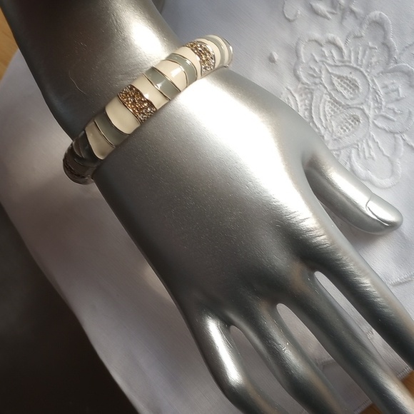 Sequin by Nordstrom Enamel Bangle Bracelet animal print gray cream - Picture 4 of 5